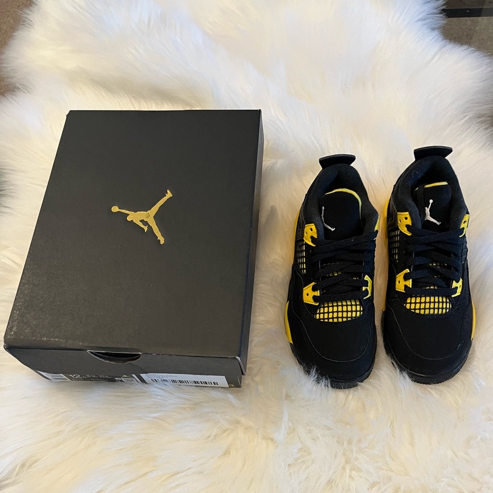 Black Tour Yellow Jordan Retro 4